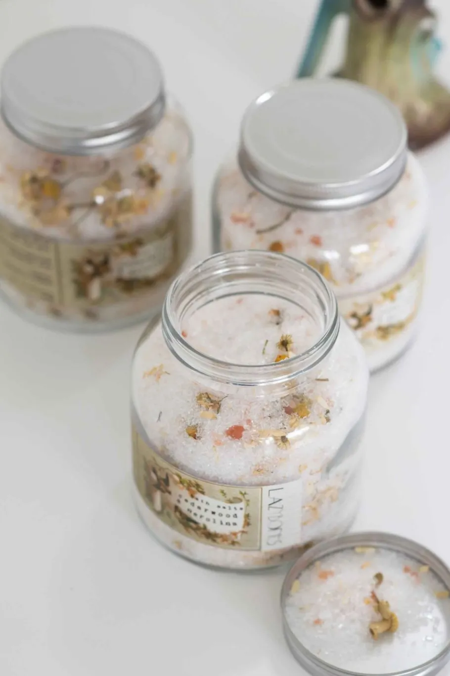 Women Lazybones Bath Salts - Cedarwood & Nerolina