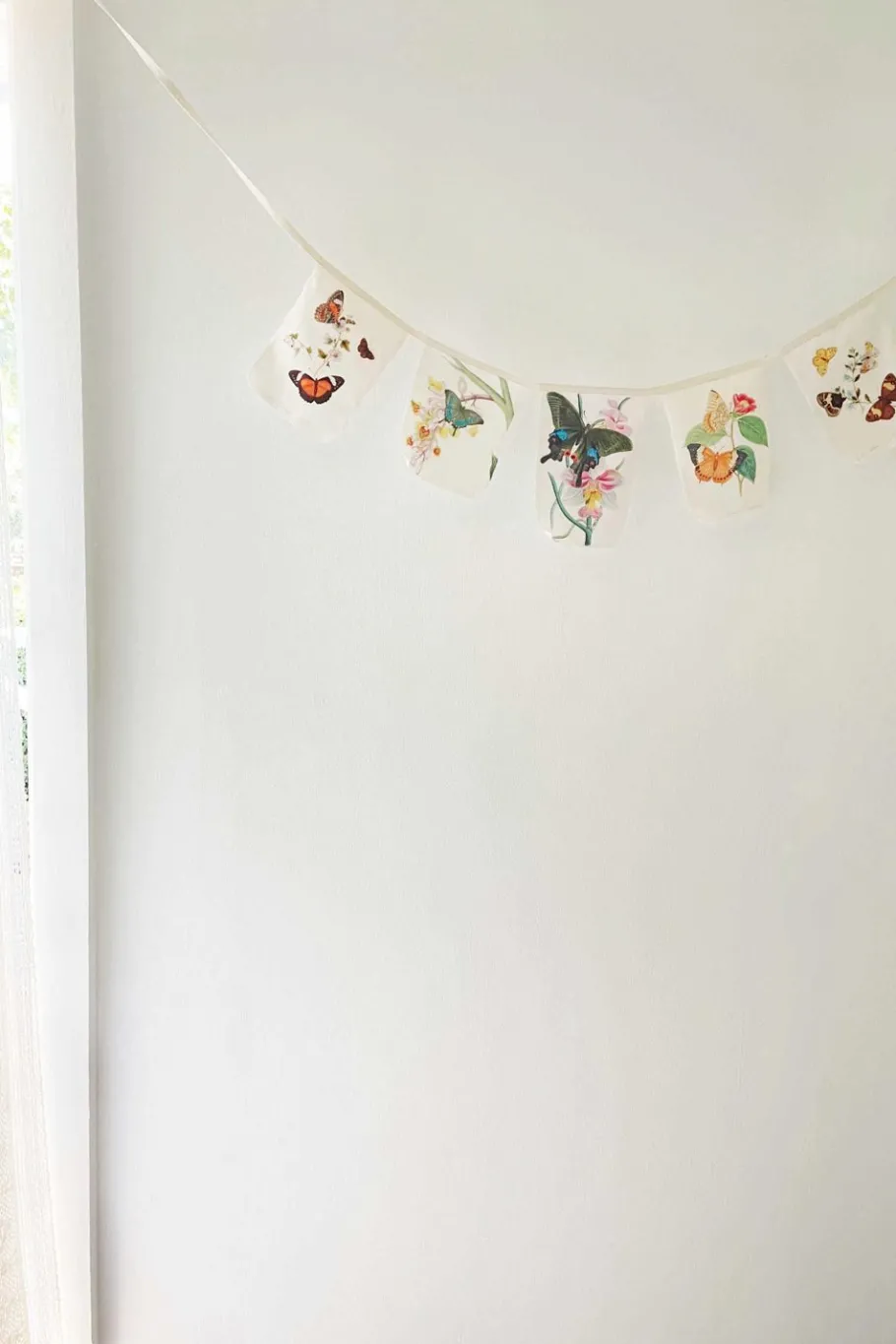 Women Lazybones Butterflies Garland *Organic Cotton