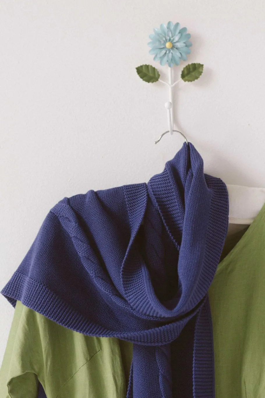 Women Lazybones Cable Scarf Indigo *Organic Cotton