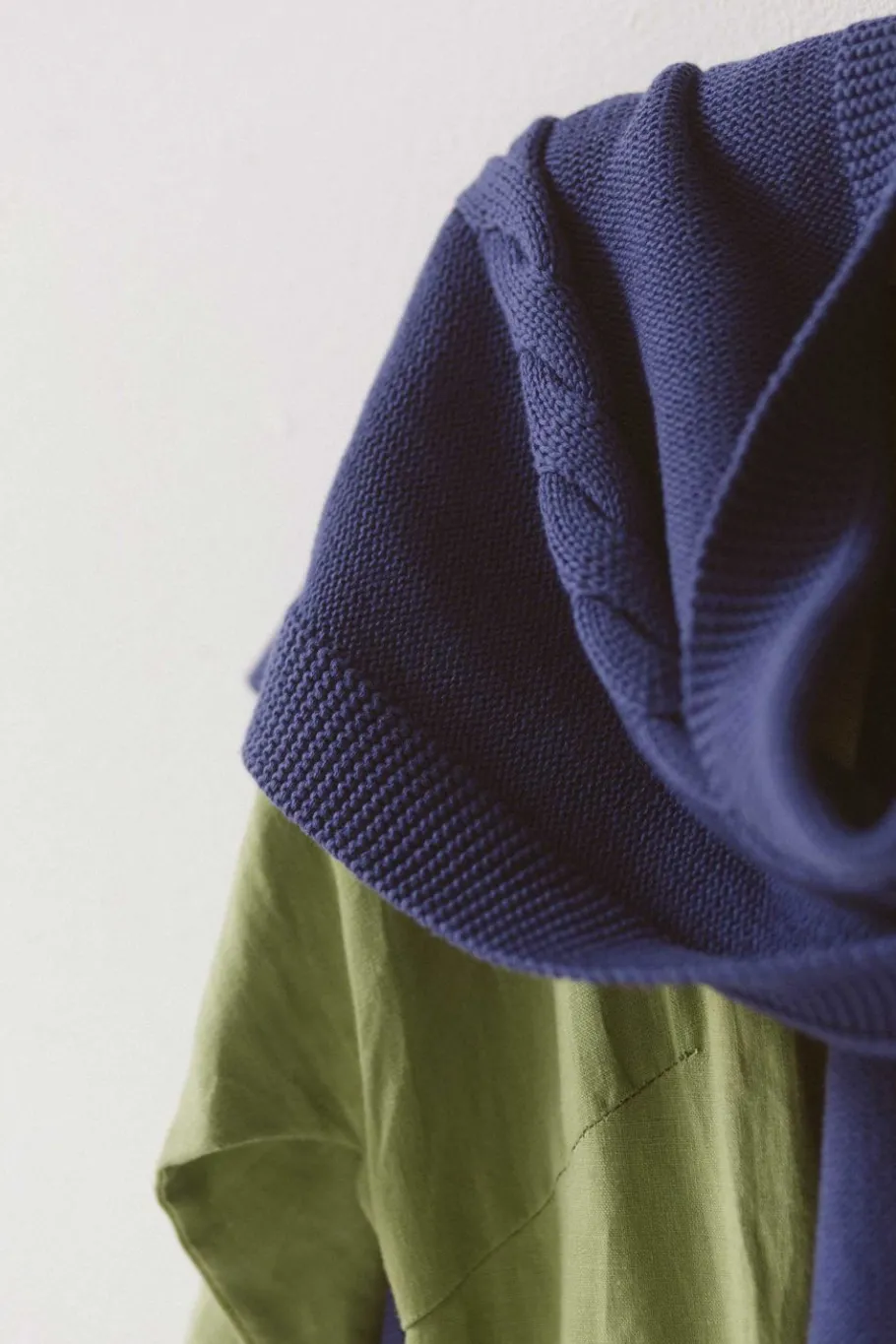 Women Lazybones Cable Scarf Indigo *Organic Cotton