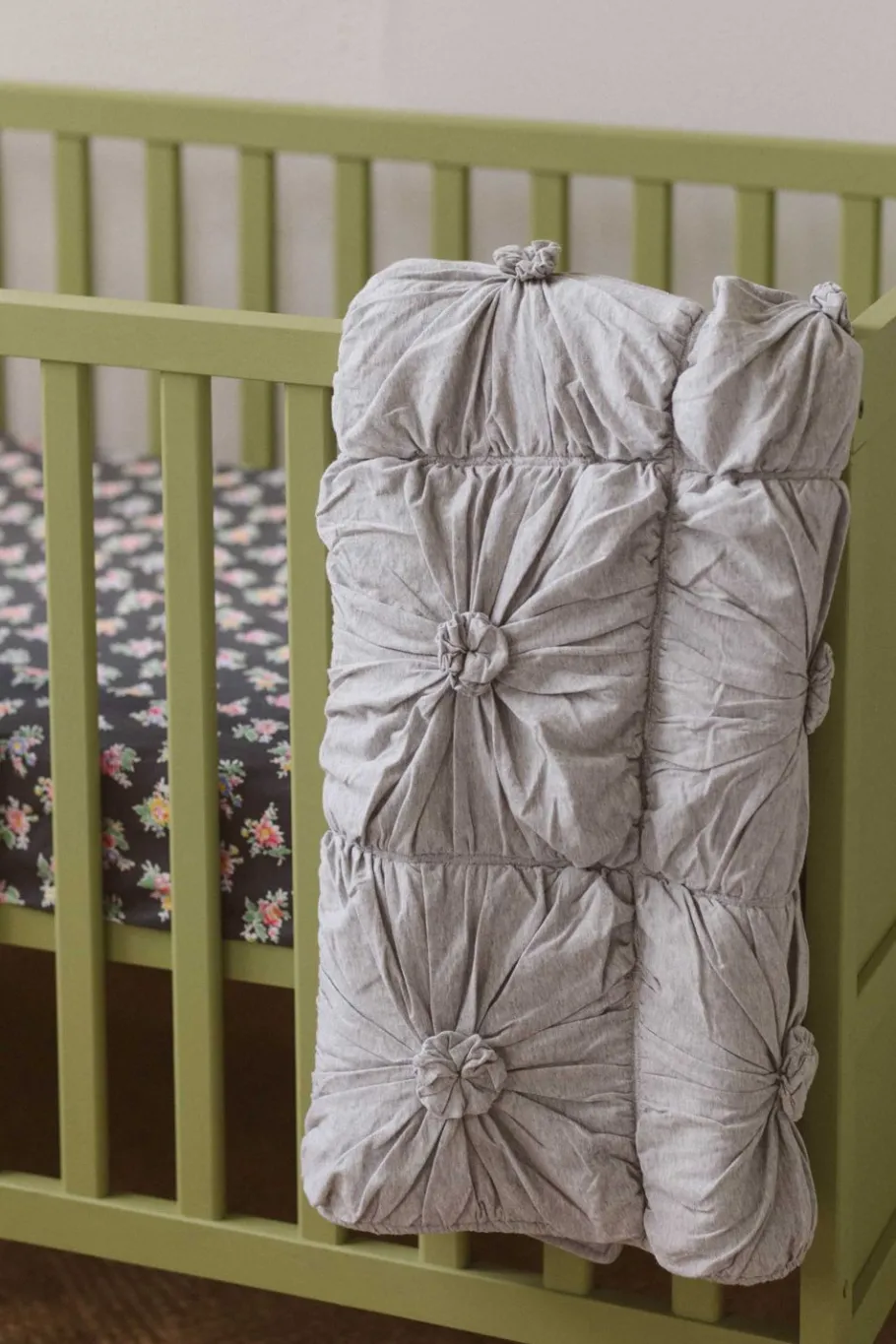 Women Lazybones Cot Quilt Rosette Grey Marle *Organic Cotton