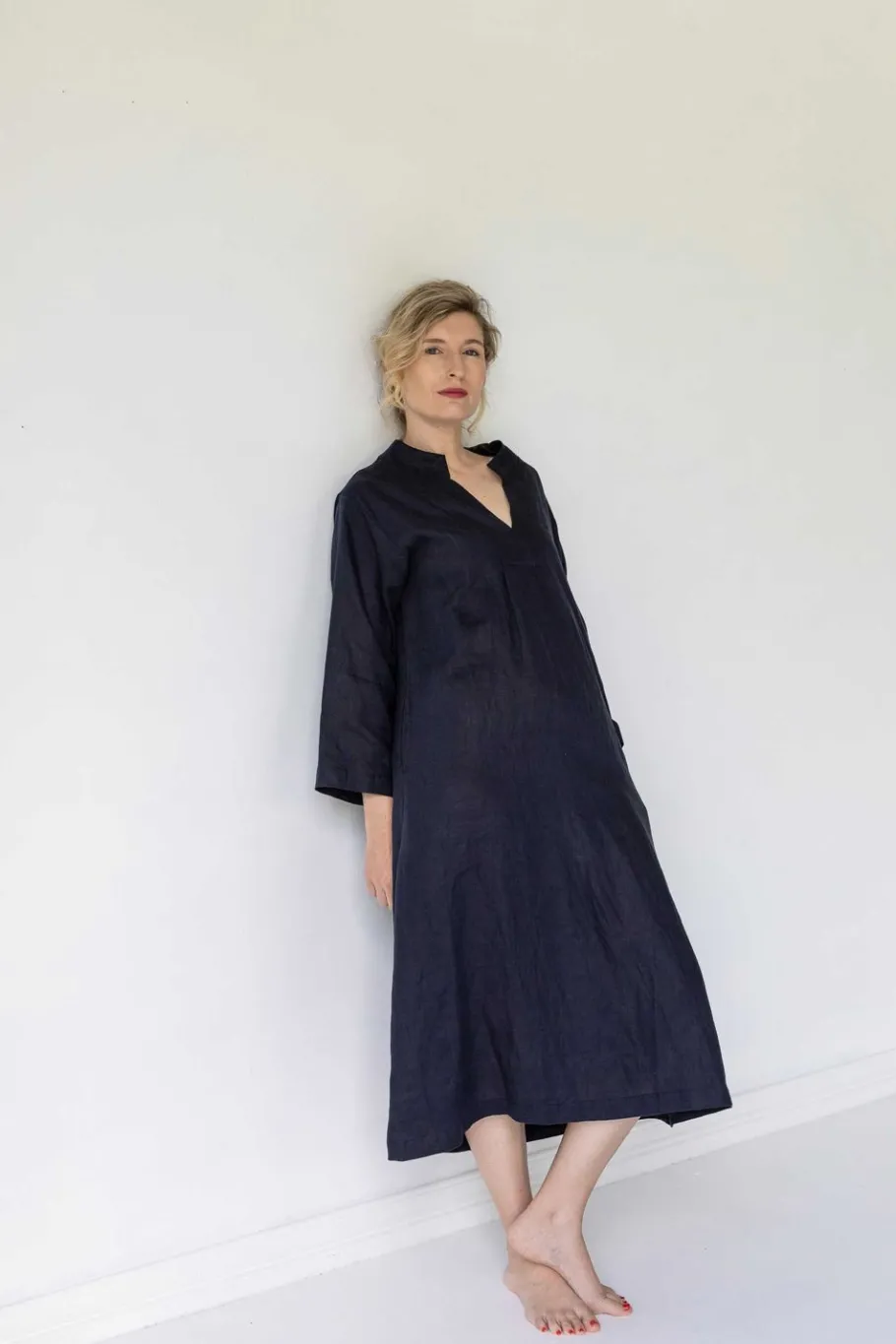 Women Lazybones Emma Linen Dress In Dark Navy