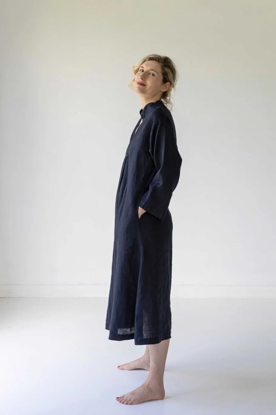 Women Lazybones Emma Linen Dress In Dark Navy
