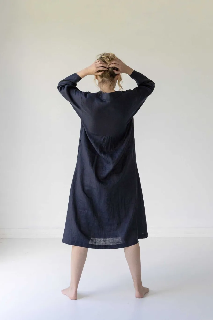 Women Lazybones Emma Linen Dress In Dark Navy