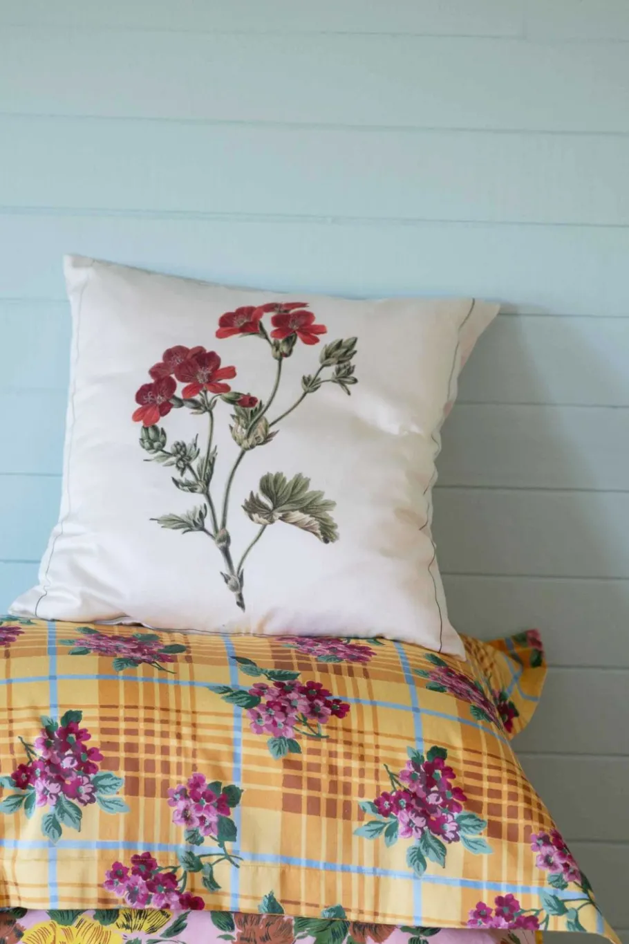 Women Lazybones Geranium Cushion Cover *Organic Cotton
