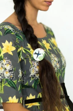 Women Lazybones Hair Button In Hummingbird