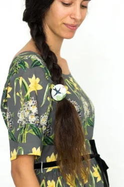Women Lazybones Hair Button In Hummingbird