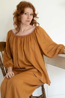 Women Lazybones Hetti Linen Top Caramel
