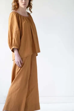 Women Lazybones Hetti Linen Top Caramel