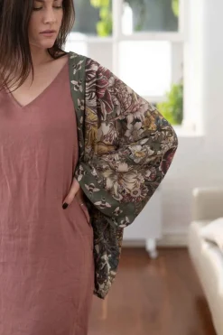 Women Lazybones Love Grows Wild Crop Kimono