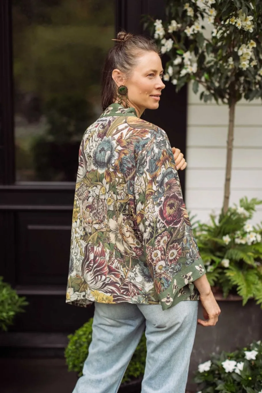 Women Lazybones Love Grows Wild Crop Kimono