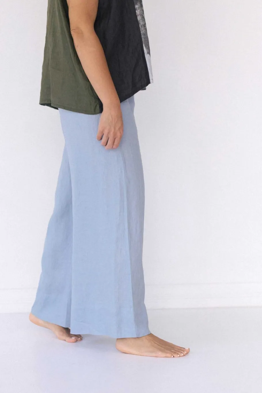 Women Lazybones Ollie Linen Pant In Sky