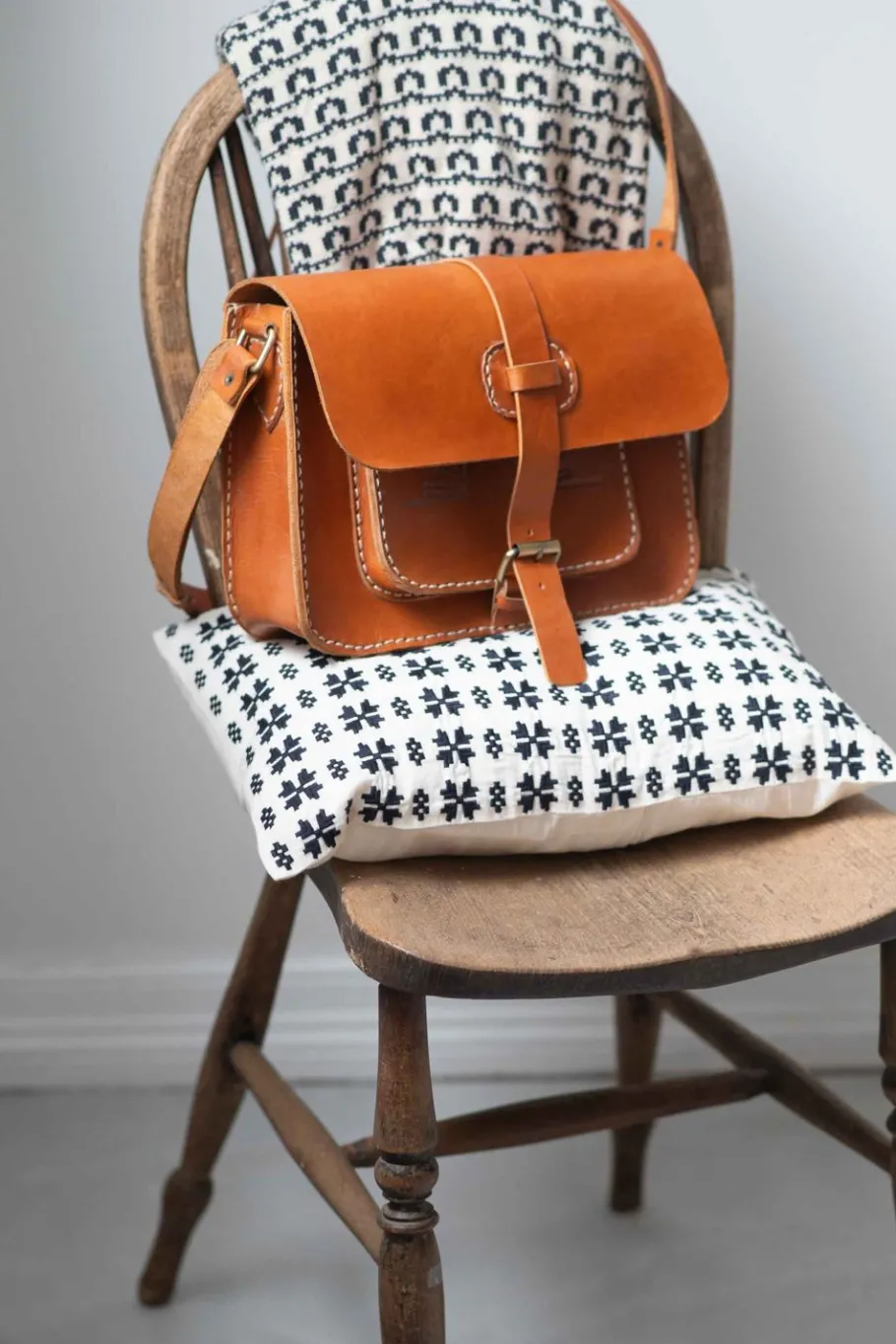 Women Lazybones Rising Sun Leather Satchel