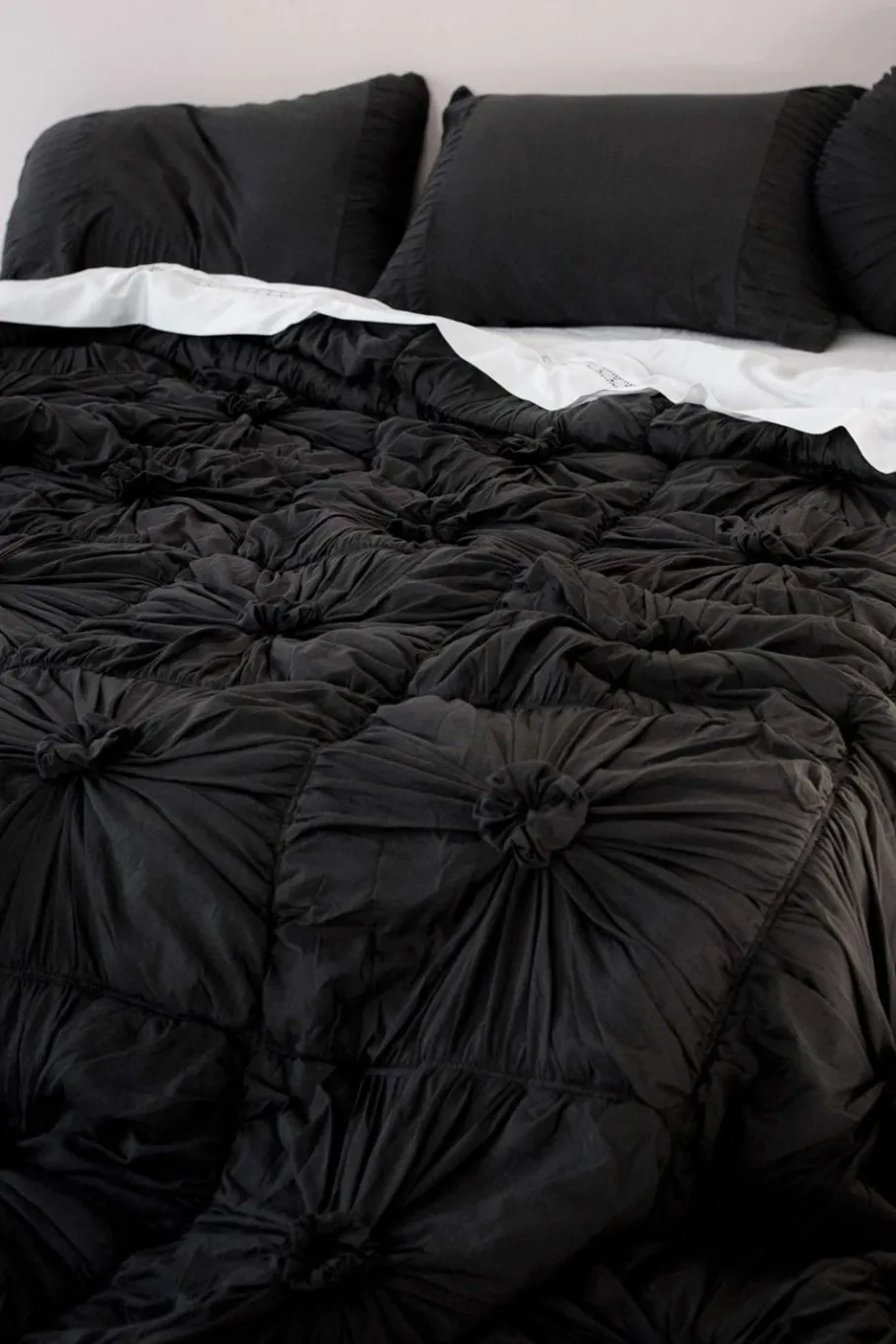 Women Lazybones Rosette Quilt In Charcoal *Organic Cotton