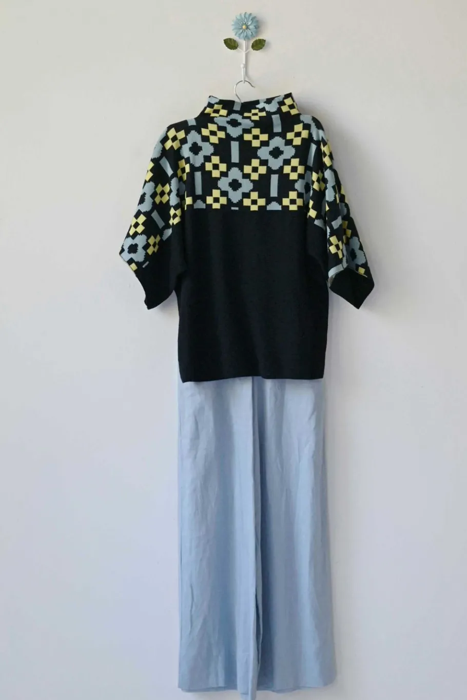 Women Lazybones Tamara Jumper In Bellis *Organic Cotton