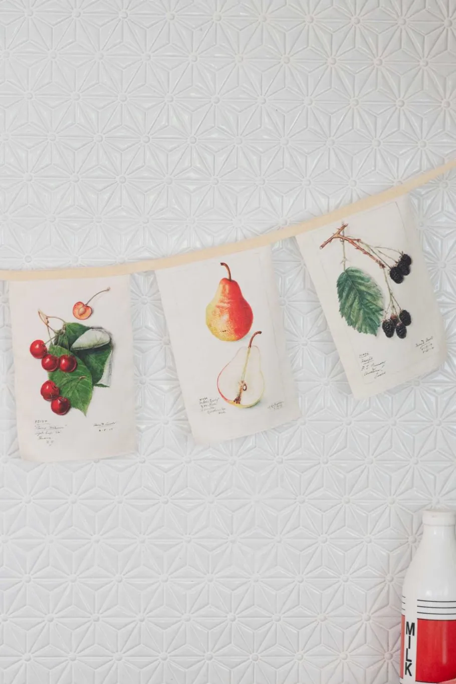 Women Lazybones Vintage Fruit Garland