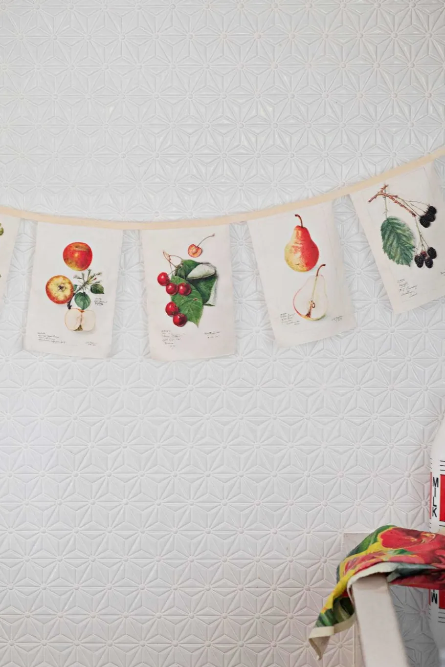 Women Lazybones Vintage Fruit Garland