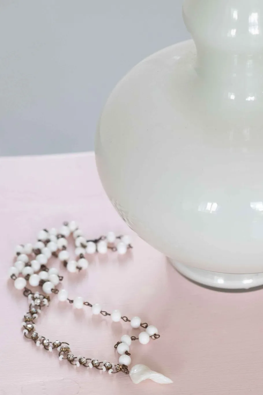 Women Lazybones Vintage Milk Glass Necklace